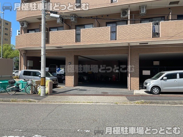 名古屋市中区千代田5丁目10-16の月極駐車場1