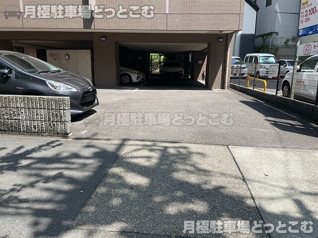 名古屋市中区丸の内1丁目11-32の月極駐車場6