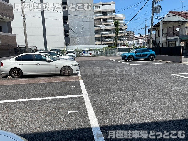 名古屋市東区矢田南2丁目1-4の月極駐車場2
