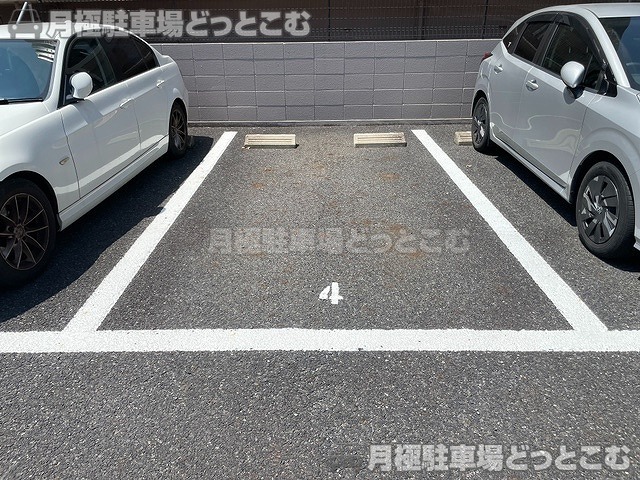 名古屋市東区矢田南2丁目1-4の月極駐車場3