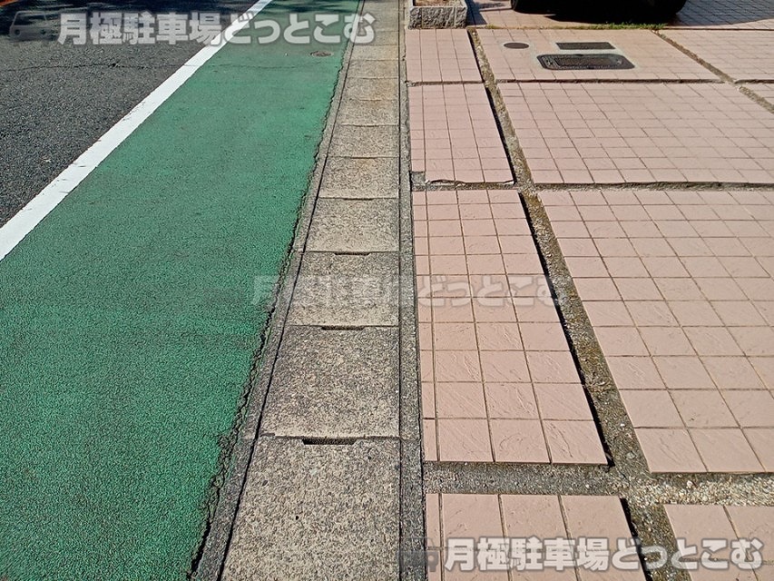 名古屋市千種区徳川山町2丁目1-3の月極駐車場6