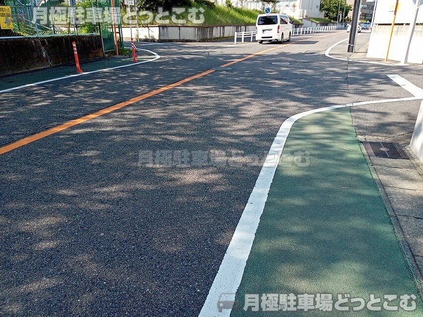 名古屋市千種区徳川山町2丁目1-3の月極駐車場8