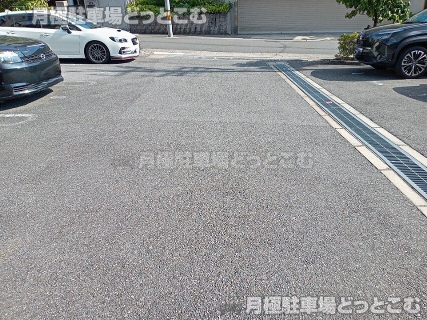 名古屋市千種区猫洞通1丁目9の月極駐車場5