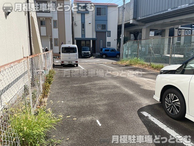 名古屋市熱田区六番1丁目306の月極駐車場2