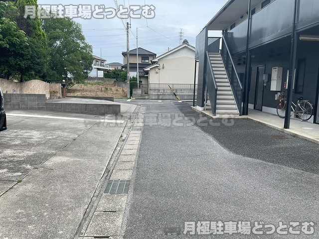 西尾市楠村町前巴1-1の月極駐車場8