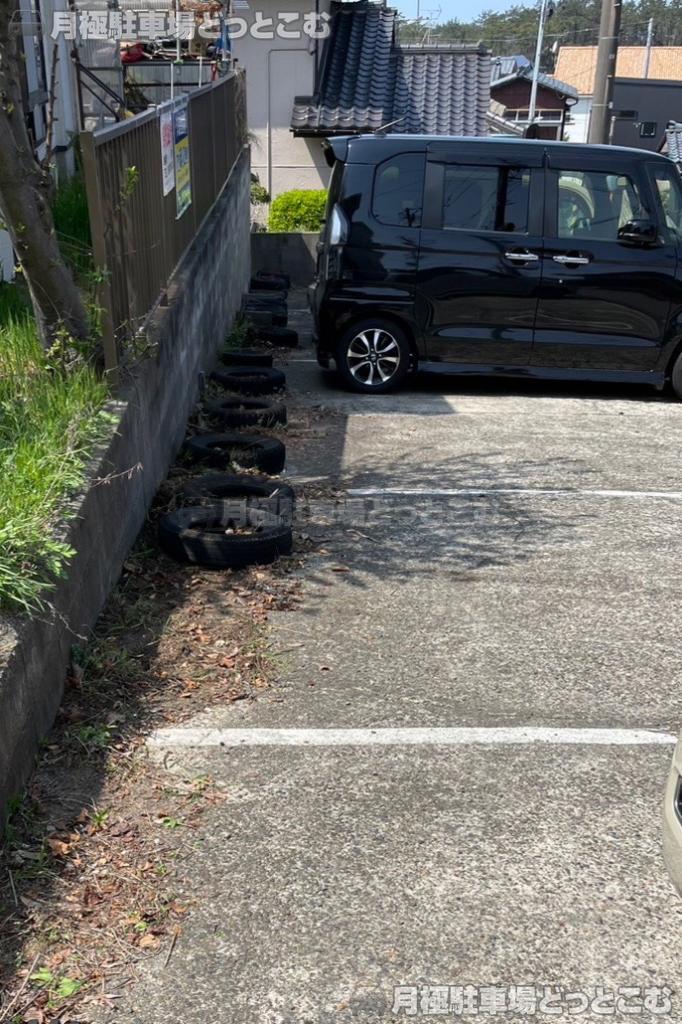 新潟市西区浦山4丁目5-53の月極駐車場1