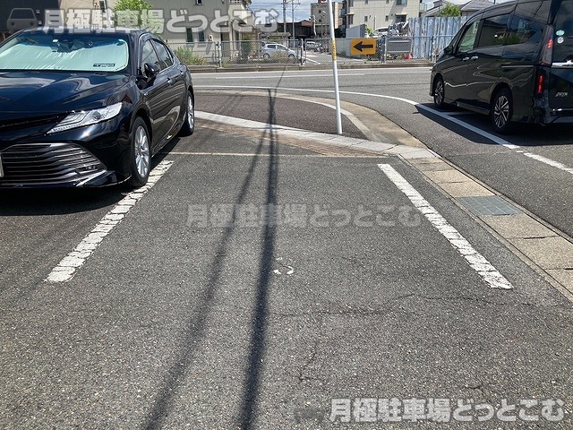 稲沢市下津北山1丁目8-5の月極駐車場4