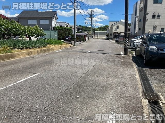 岡崎市上地3丁目7-4の月極駐車場6