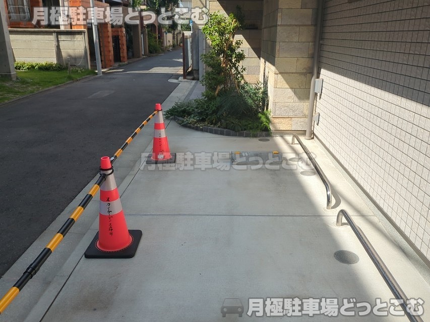 練馬区上石神井2丁目29-4の月極駐車場2