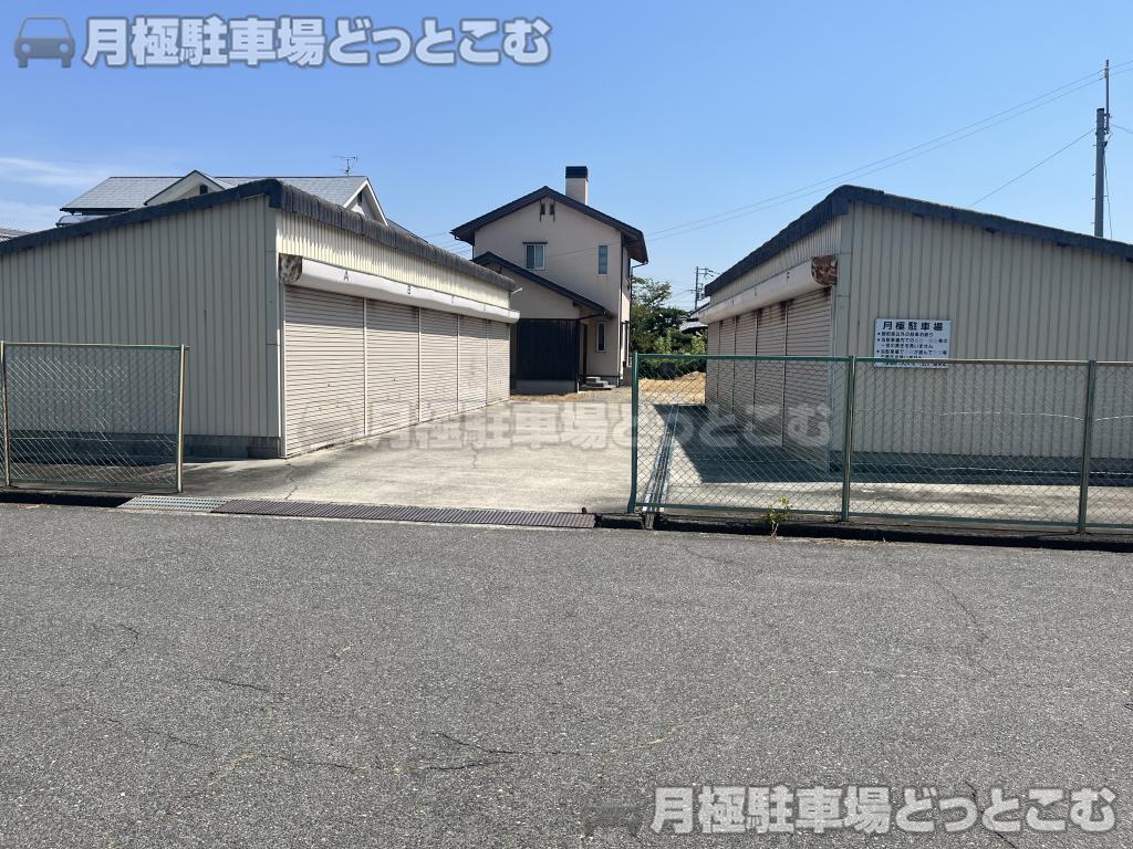 岸和田市神須屋町3丁目8－63の月極駐車場1