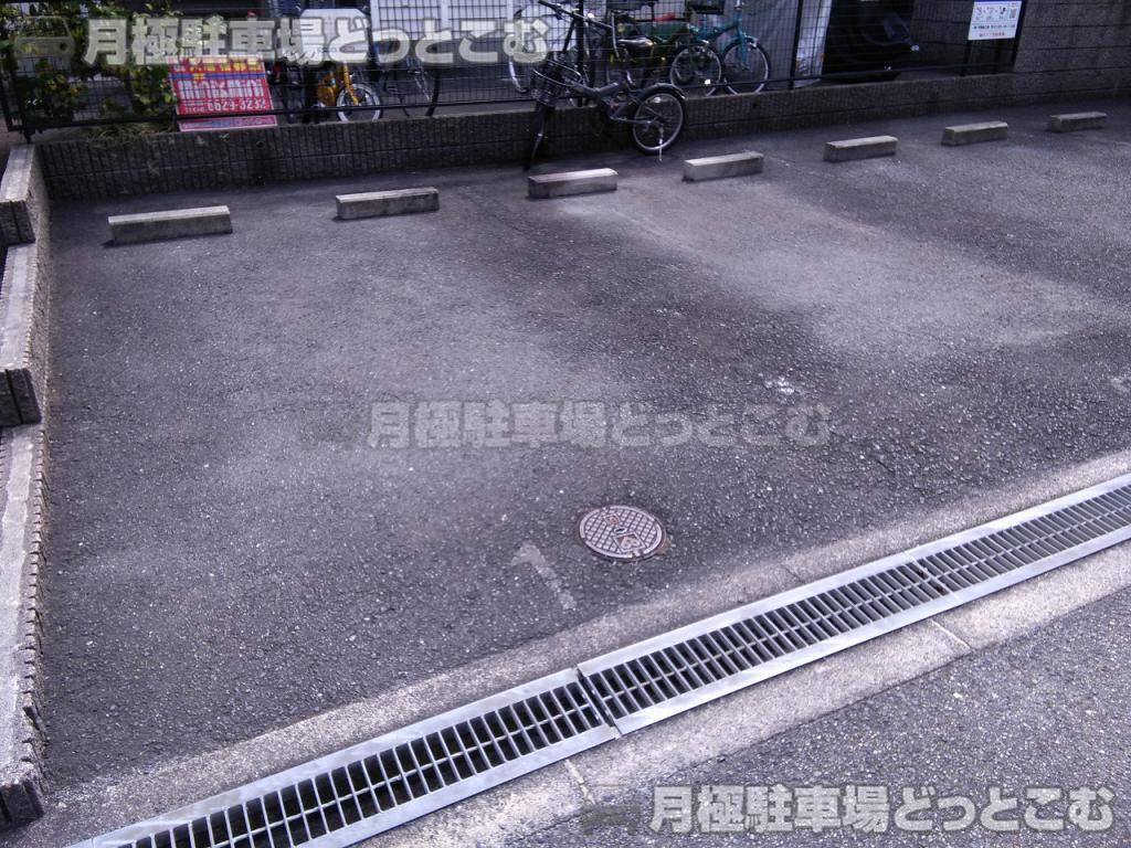大阪市東住吉区駒川1丁目3-4の月極駐車場2
