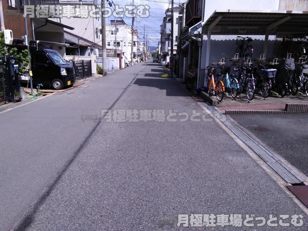 大阪市東住吉区駒川1丁目3-4の月極駐車場3