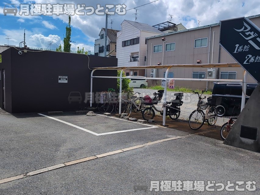 門真市三ツ島2丁目1733-1の月極駐車場2