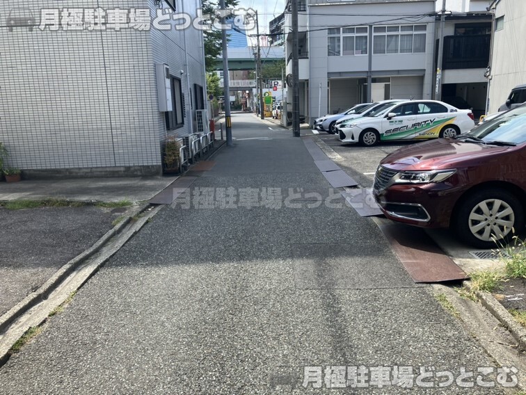 名古屋市中村区那古野1丁目4406の月極駐車場8