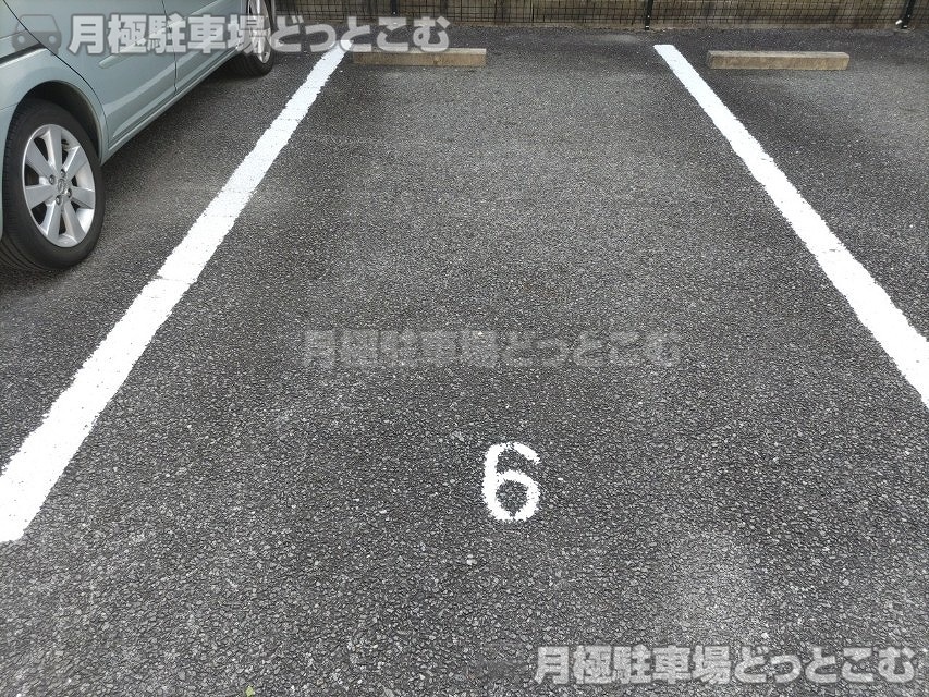 岡崎市天白町郷西49-48の月極駐車場5