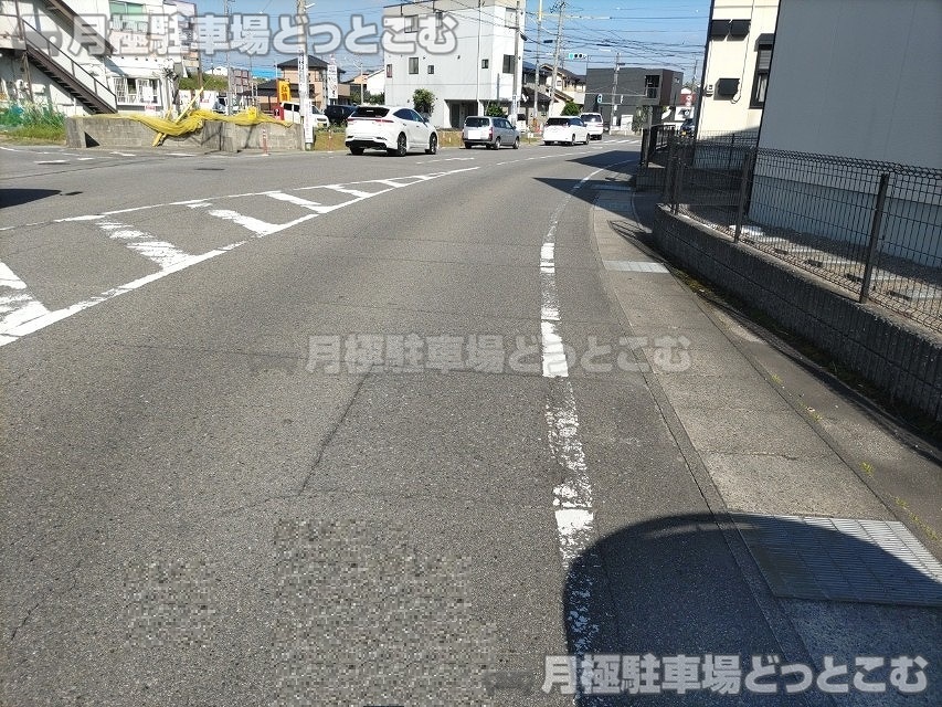 岡崎市天白町郷西49-48の月極駐車場8
