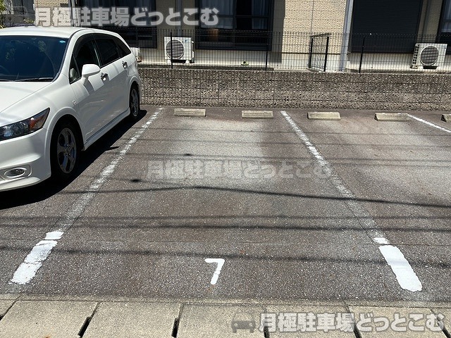 岡崎市羽根町字中田5-21の月極駐車場4