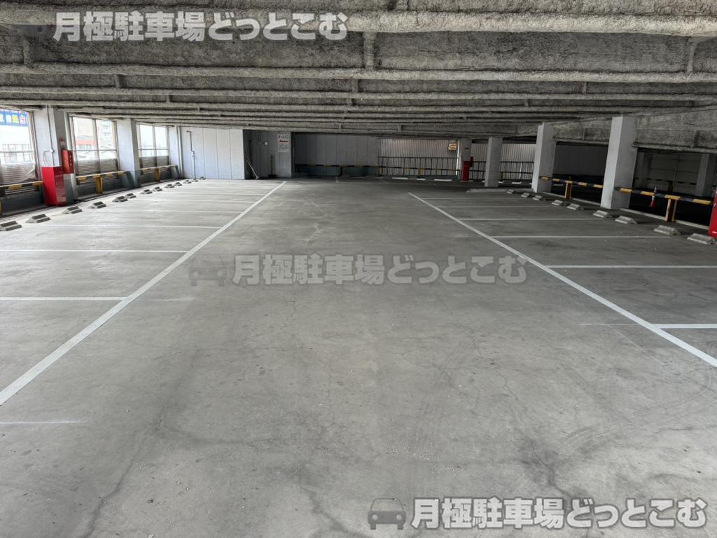 橿原市久米町665-2の月極駐車場2