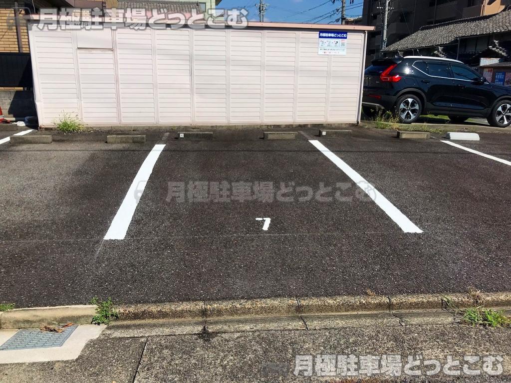 名古屋市熱田区八番2丁目の月極駐車場5