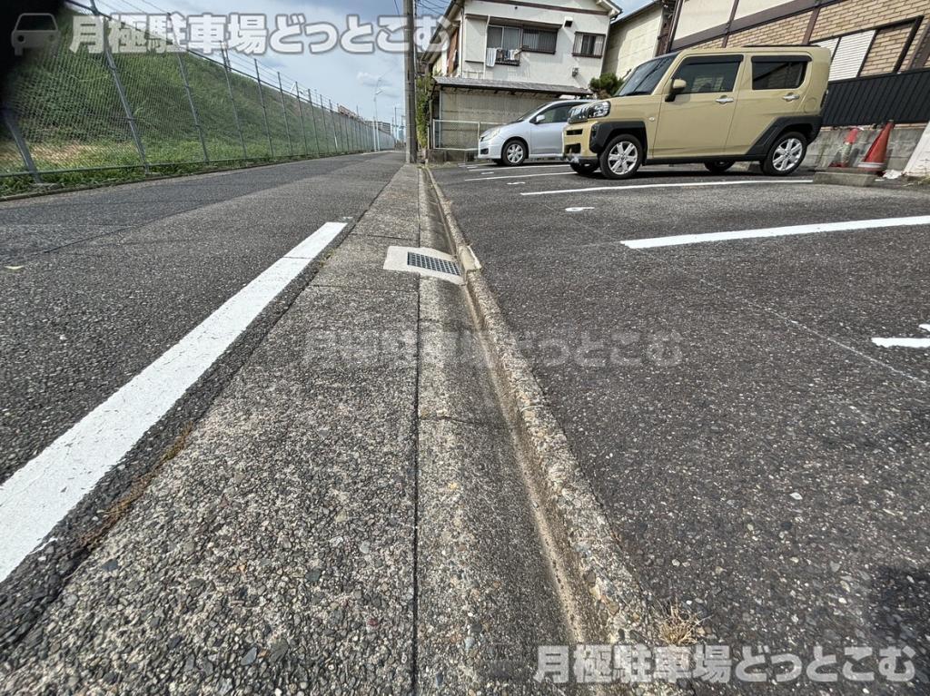 名古屋市熱田区八番2丁目の月極駐車場6
