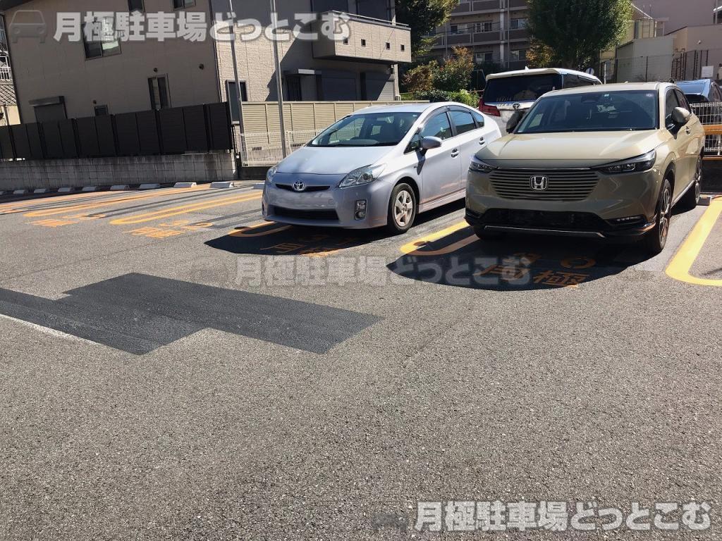 名古屋市千種区今池2丁目301,302の月極駐車場2