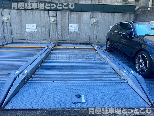 練馬区桜台6丁目5-14の月極駐車場3