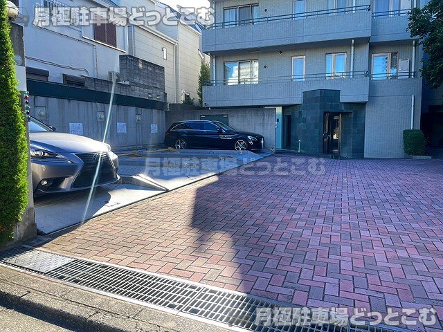 練馬区桜台6丁目5-14の月極駐車場6
