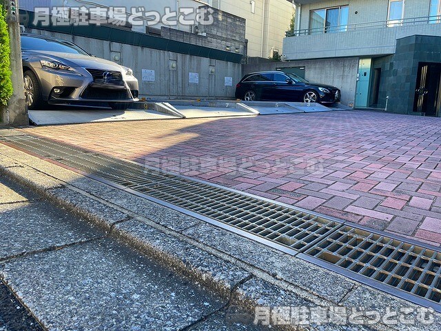 練馬区桜台6丁目5-14の月極駐車場7