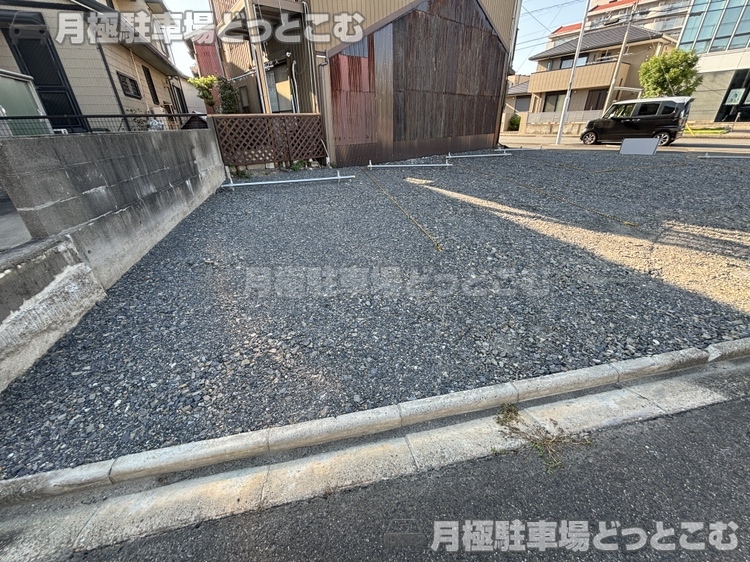 名古屋市中川区八家町1丁目83番1の月極駐車場4