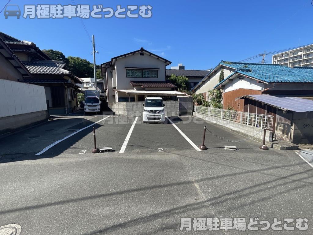 北九州市小倉南区守恒2-3-18の月極駐車場1