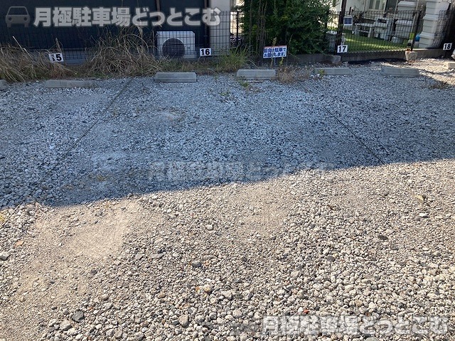 海部郡蟹江町学戸4丁目66の月極駐車場3