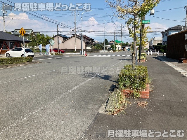 海部郡蟹江町学戸4丁目66の月極駐車場8