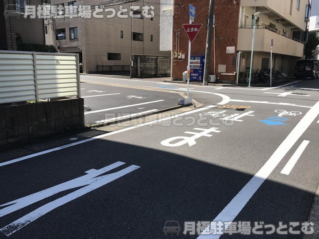 名古屋市千種区内山3丁目1601の月極駐車場6