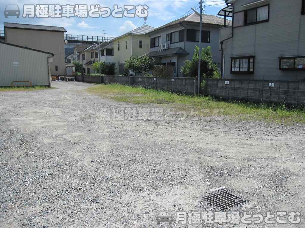 大和高田市出202-6の月極駐車場3
