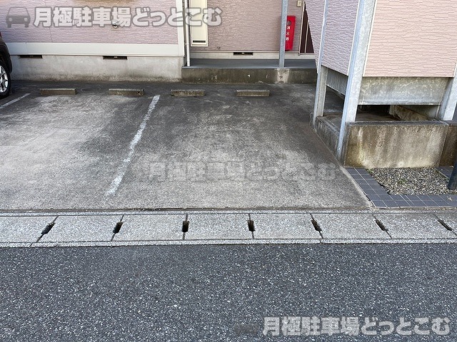 千葉市花見川区検見川町3丁目327-13の月極駐車場6