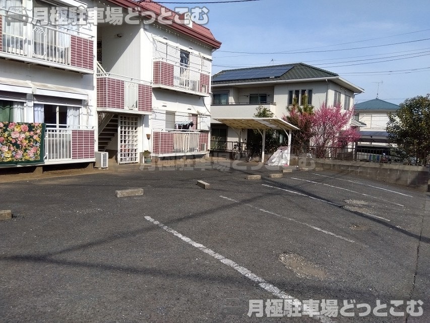 千葉市緑区誉田町2丁目2-1024の月極駐車場2
