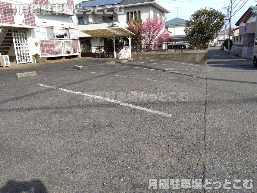 千葉市緑区誉田町2丁目2-1024の月極駐車場8