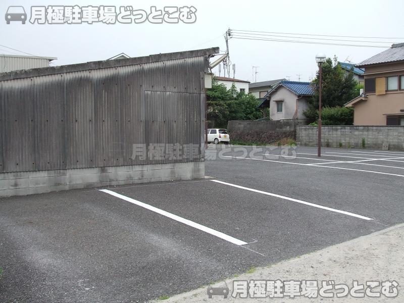 羽曳野市伊賀2丁目10の月極駐車場1