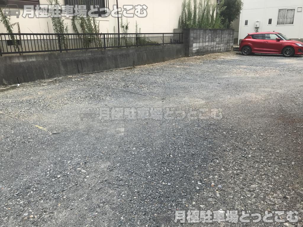 枚方市藤阪元町1丁目3－15の月極駐車場2