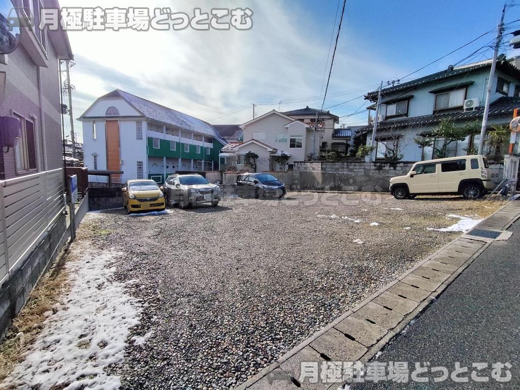 新潟市西区寺尾29-1の月極駐車場1