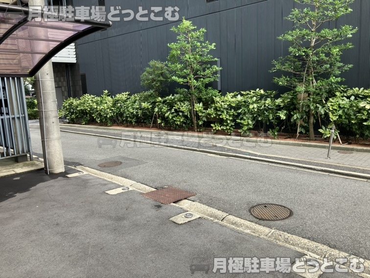名古屋市中区栄1丁目12-105の月極駐車場3