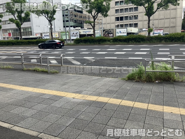 名古屋市中区栄1丁目12-105の月極駐車場4