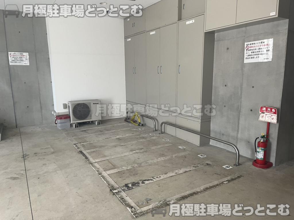 名古屋市中村区那古野1丁目39-3の月極駐車場3