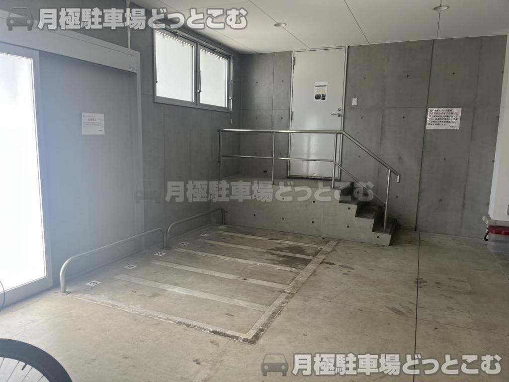 名古屋市中村区那古野1丁目39-3の月極駐車場4