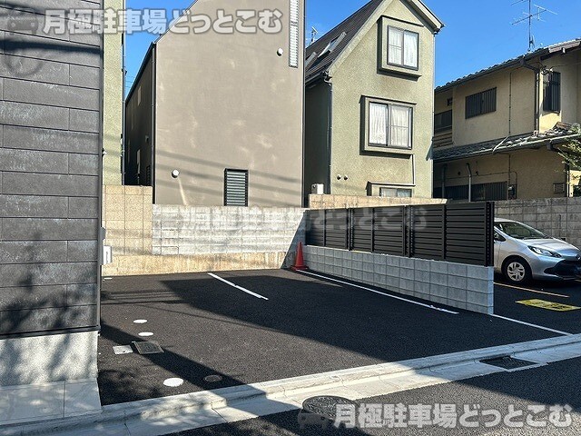 世田谷区経堂2丁目7-7の月極駐車場4