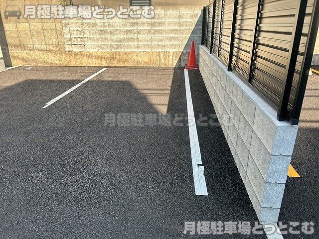 世田谷区経堂2丁目7-7の月極駐車場6