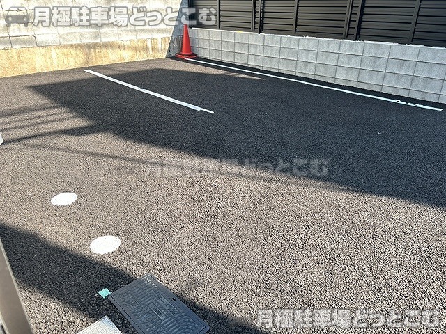 世田谷区経堂2丁目7-7の月極駐車場7