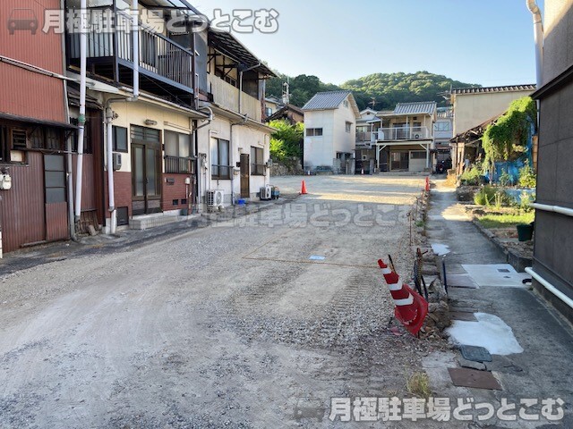 大阪市西成区松2-8-9の月極駐車場2