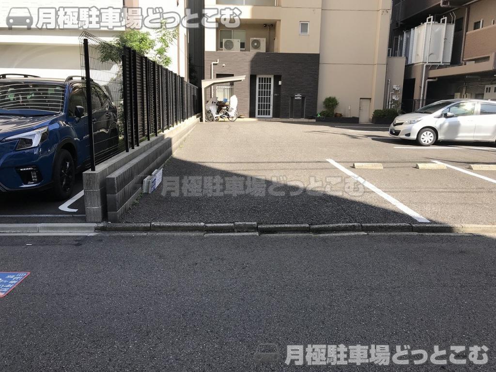 名古屋市西区栄生2丁目406の月極駐車場5