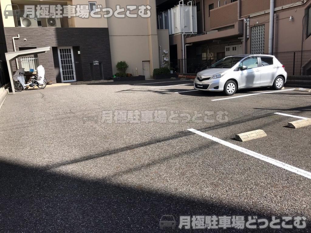 名古屋市西区栄生2丁目406の月極駐車場7